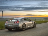 Nissan GT-R 2013 photo