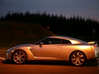Nissan GT-R 2008 photo