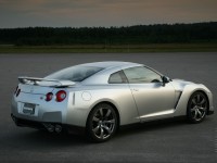 Nissan GT-R 2008 photo