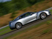 Nissan GT-R 2008 photo