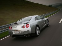 Nissan GT-R 2008 photo