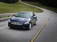 Nissan Maxima photo