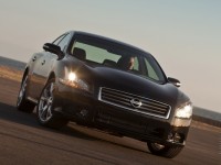 Nissan Maxima photo