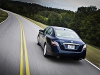 Nissan Maxima photo