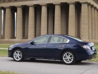 Nissan Maxima photo