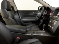 Nissan Maxima photo