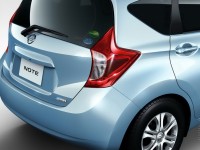 Nissan Note 2012 photo
