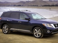 Nissan Pathfinder photo