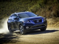 Nissan Pathfinder photo