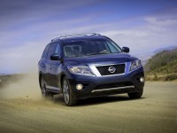 Nissan Pathfinder photo