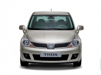 Nissan Tiida Hatchback photo